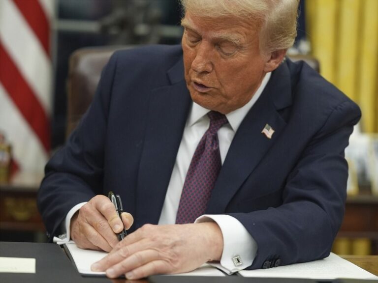 Federal Judge Temporarily Blocks Trump’s Executive Order Ending Birthright Citizenship