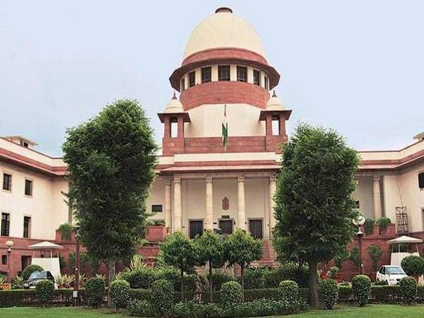 Supreme Court Dismisses Plea on Lawyers’ Senior Designation, Says ‘Gown Doesn’t Affect Treatment’