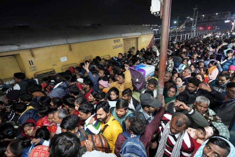 Delhi Railway Station Stampede LIVE: 18 Dead, Several Injured; Two-Member Committee Begins Probe